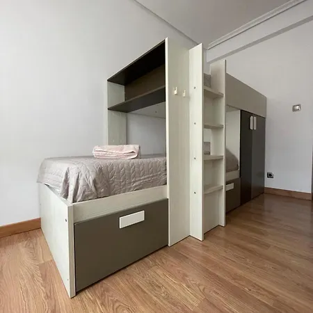 Tr Via Cornelia Centro De *