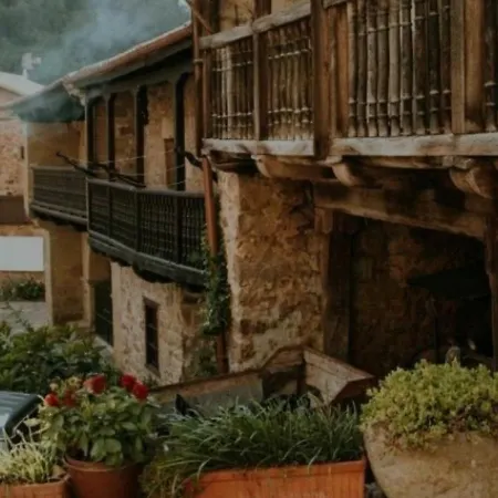 Tr Via Cornelia Centro De *