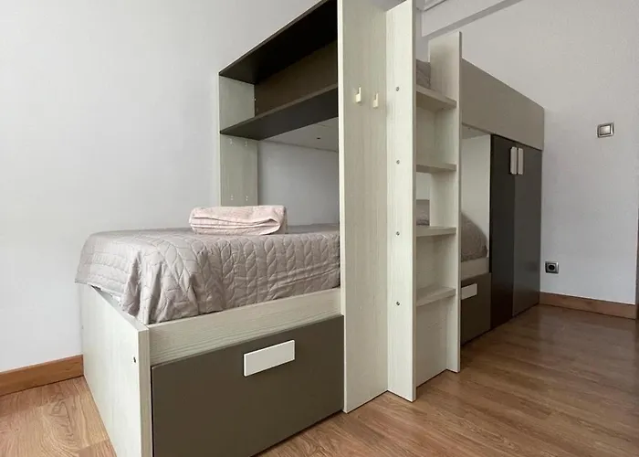 Tr Via Cornelia Centro De *